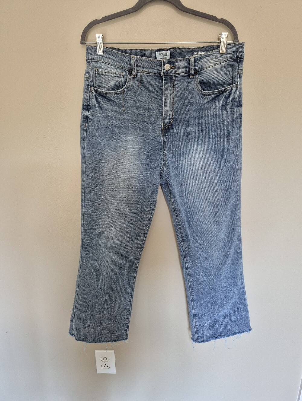 Kensie Mid-Rise Cropped Jeans in Light Blue